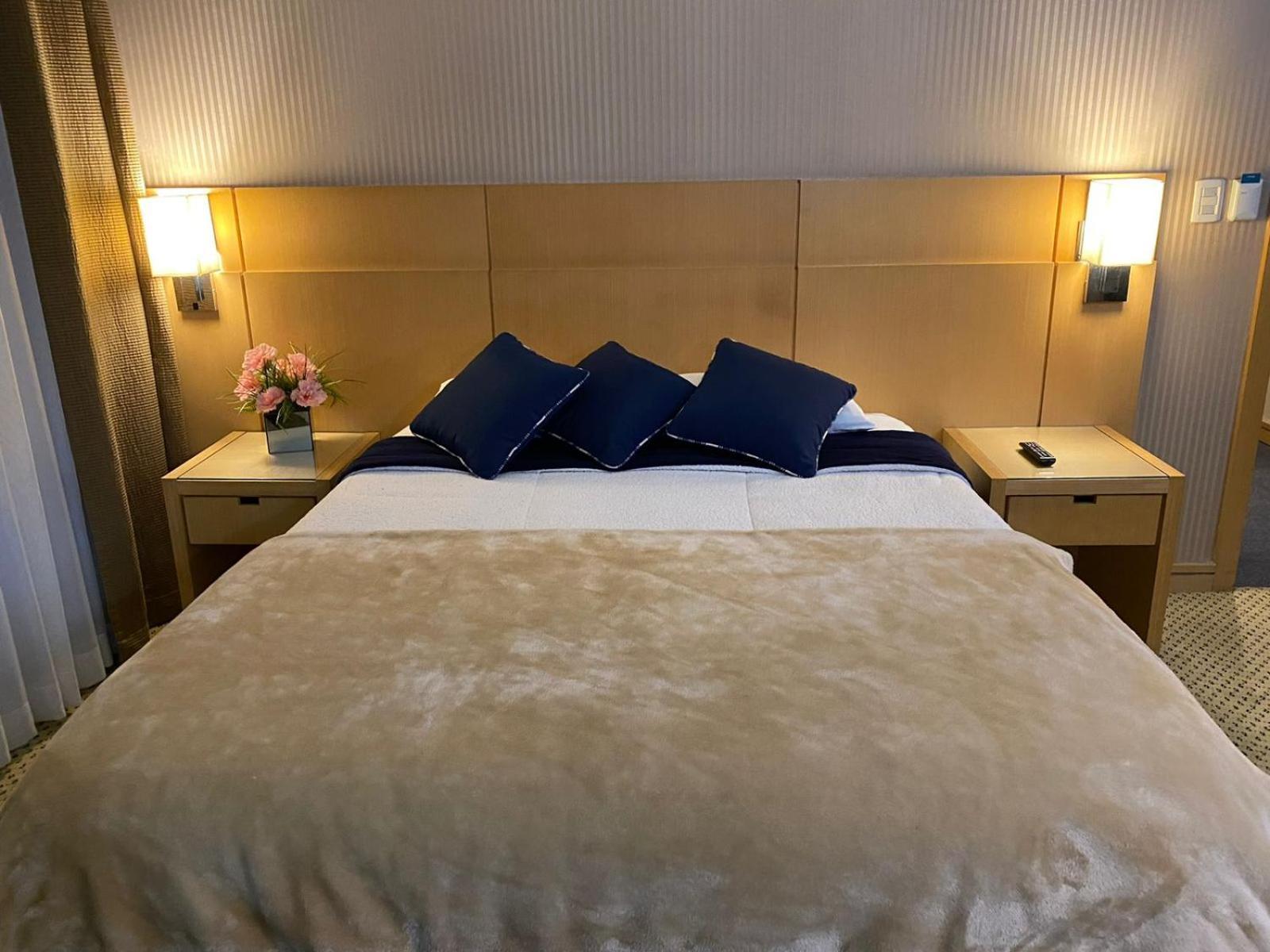 Flat Hotel Em กัวรูยุส ภายนอก รูปภาพ